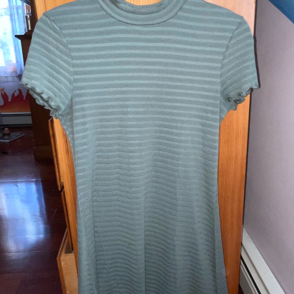 Green crew neck dress